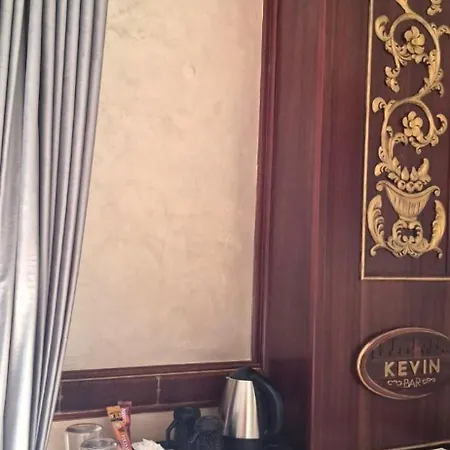 Appartamento Kevin's 102 - Tirane, Albania *